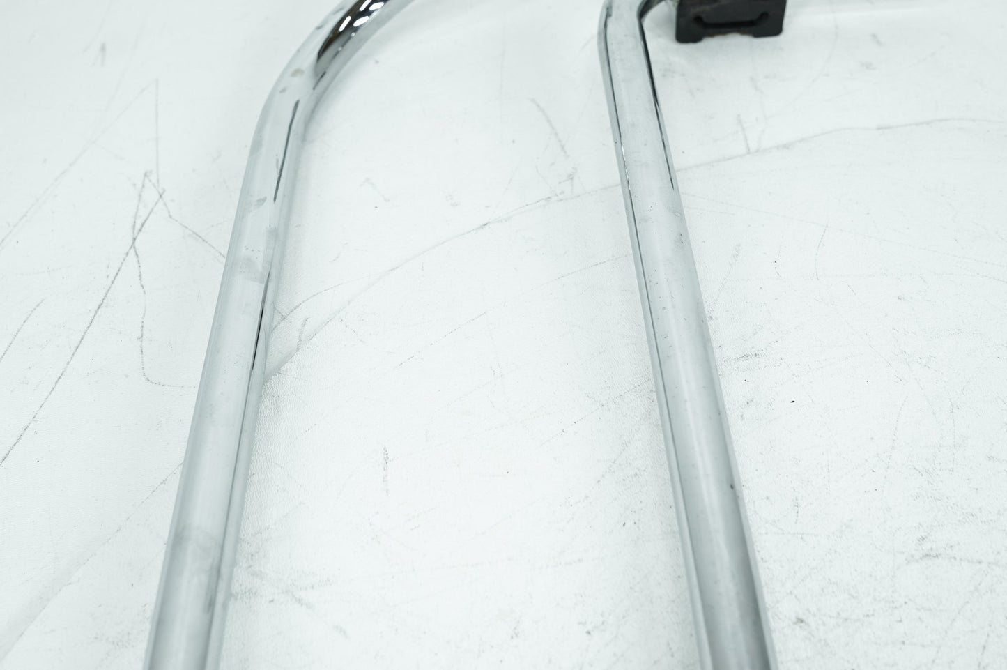 1999 - 2006 Harley-Davidson Touring Street Glide Rear Left Saddlebag Guard Rails Bar 49206-04,