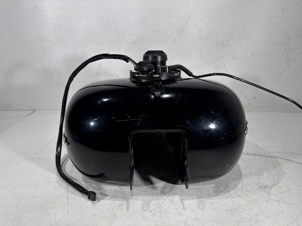 2011 Harley Street Glide Touring FLHX-103 OEM Fuel Gas Tank Gasoline Reservoir