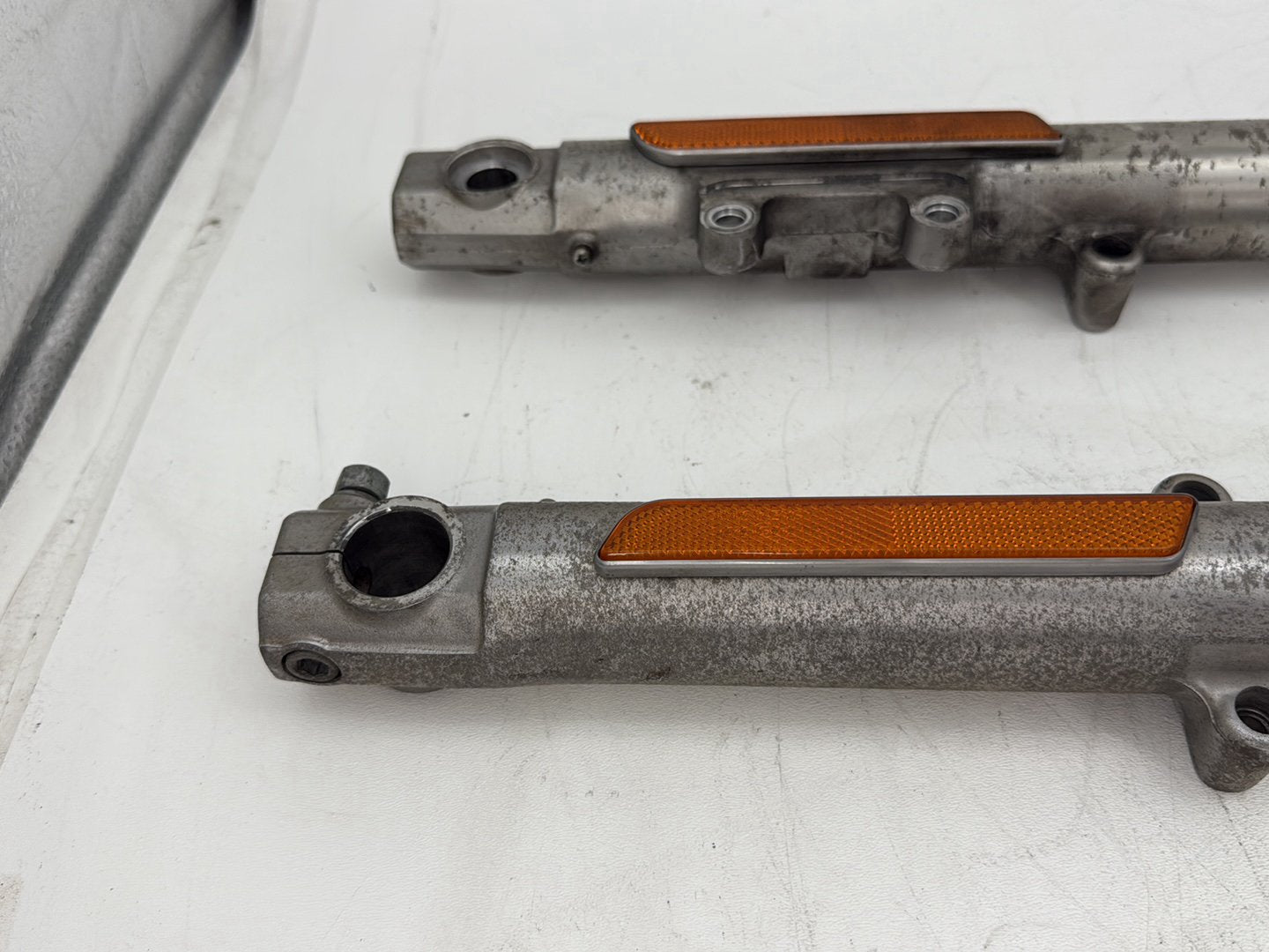 2009 Harley Sportster 883 Low XL883L OEM Front Triple Tree Set & LH RH Fork Legs Sliders