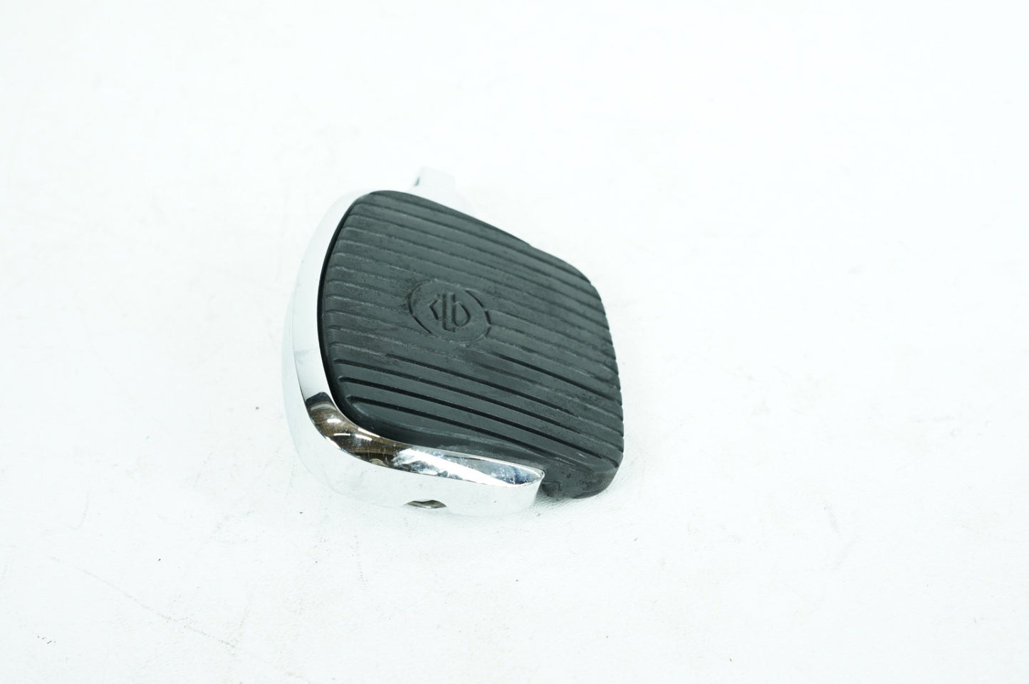 2000 - 2006 Harley-Davidson Softail Heritage Classic Rear Passenger 1 Foot Peg Step Rest
