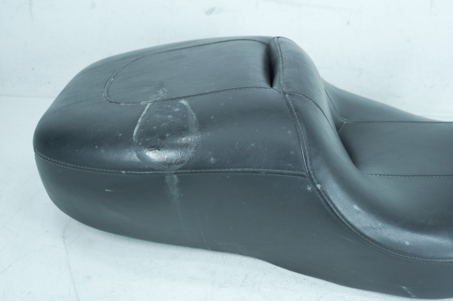 2007 - 2011 Harley-Davidson Touring Electra Ultra Passenger Rider Driver Seat Saddle 52164-10