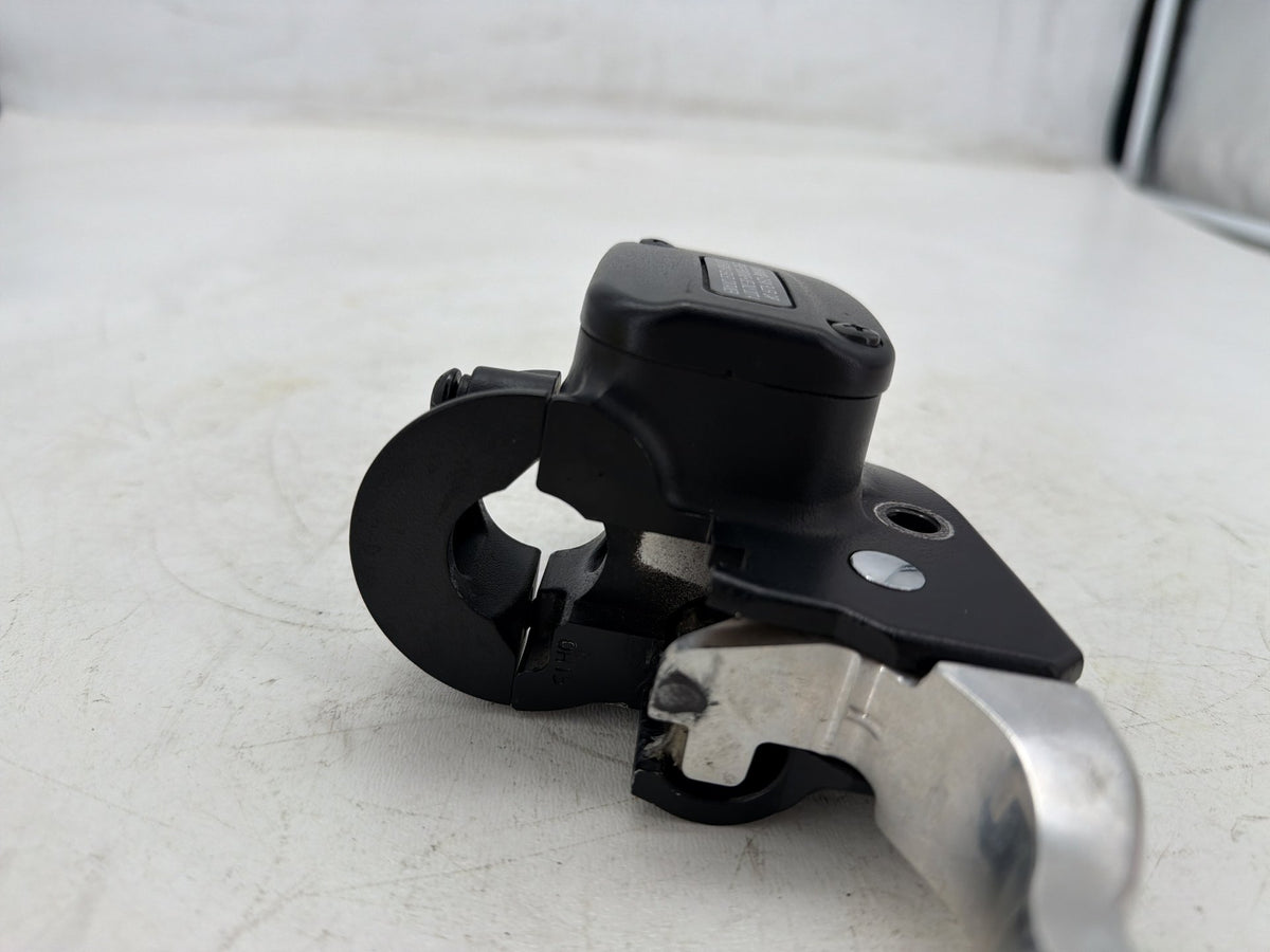 2020 Harley Softail Standard FXST OEM Front Right Brake Lever Master Cylinder