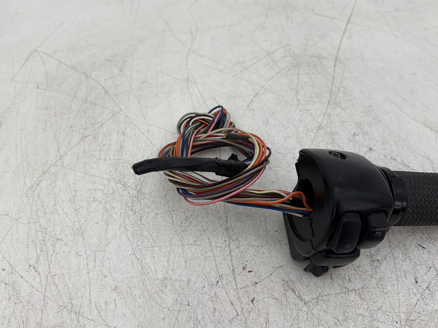 2012 Harley Road Glide Touring FLTRX Custom OEM Right Engine Start Kill Switches Controls