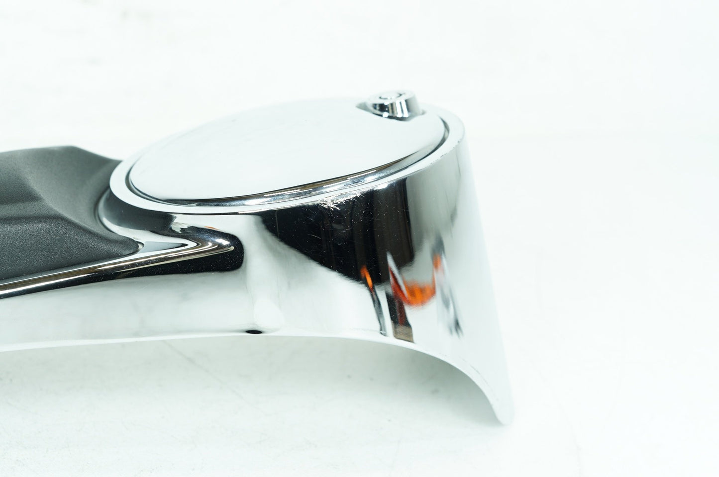 1999 - 2006 Harley-Davidson Touring Electra Glide Ultra Fuel Gas Tank Dash Console NOKey 61270-98A