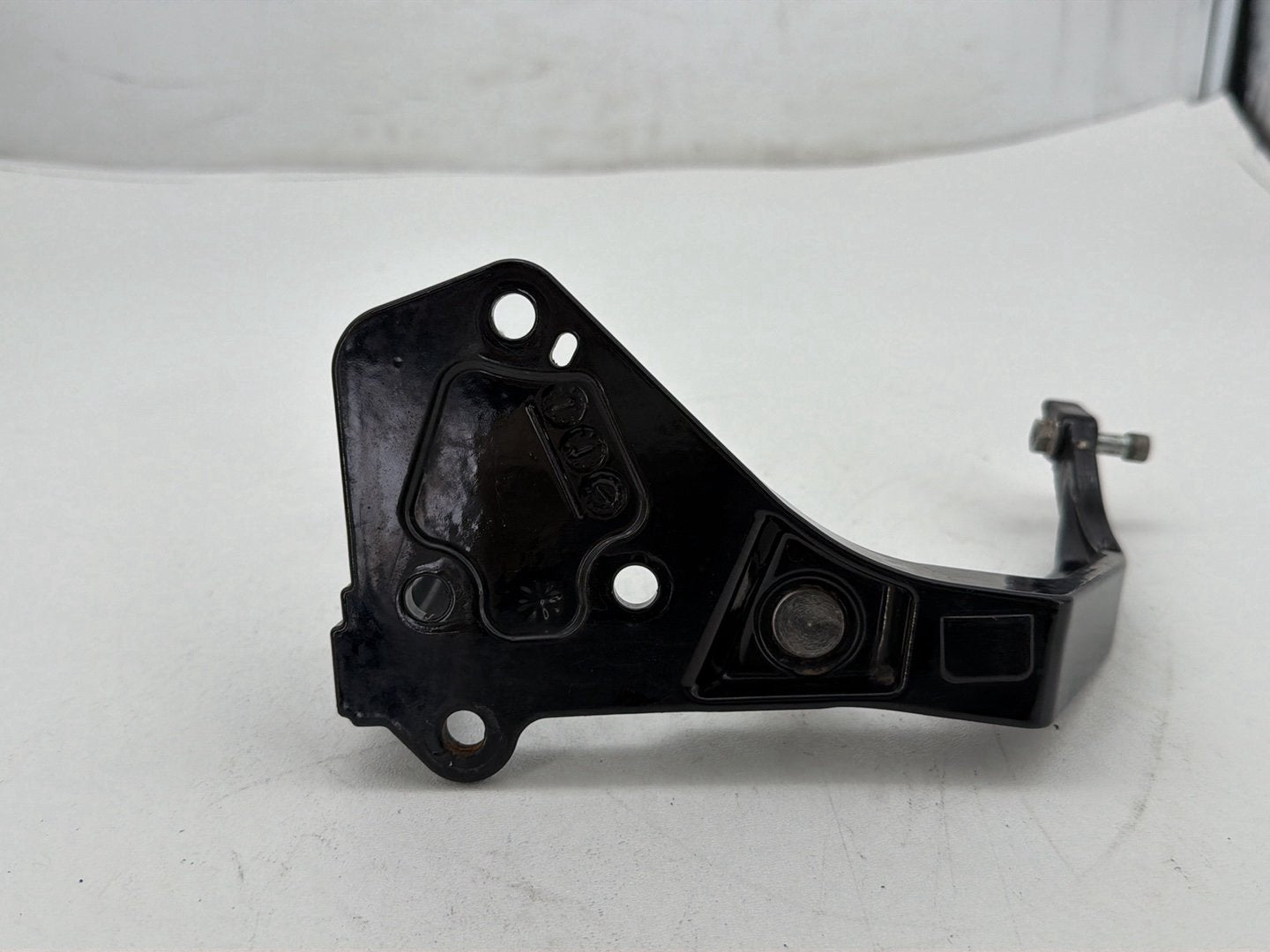2011 Harley Heritage Softail Classic FLSTC OEM Right 1 Footboard Mount Bracket