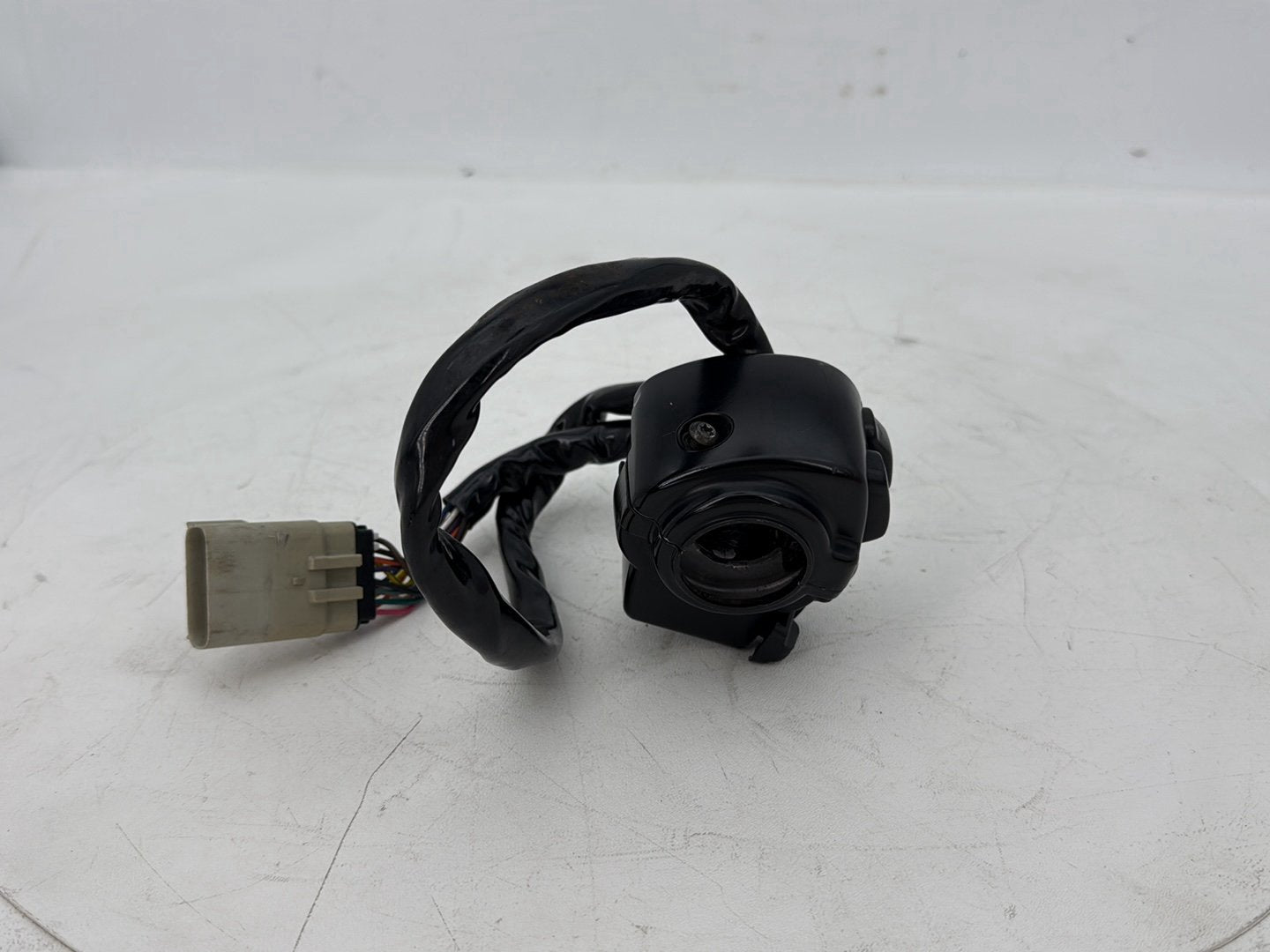 2007 - 2012 Harley-Davidson Touring Electra Glide Ultra Left Turn Signal Headlight Switches Controls 71682-06