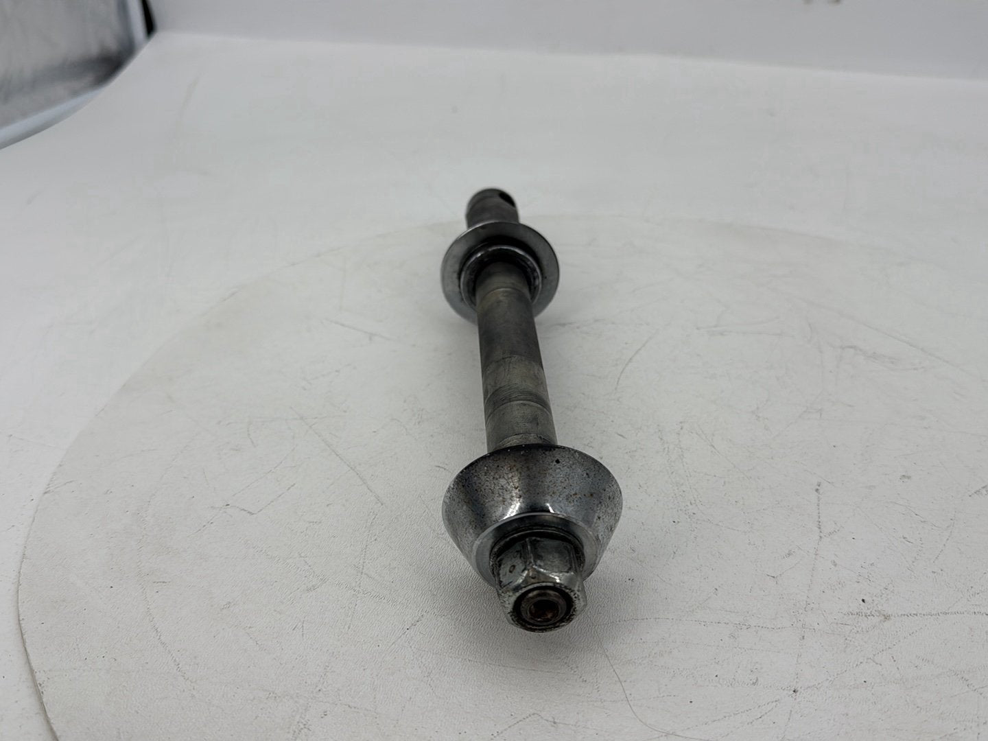 2007 - 2012 Harley-Davidson Dyna Super Glide Front Wheel Axle Bolt Shaft 41628-08