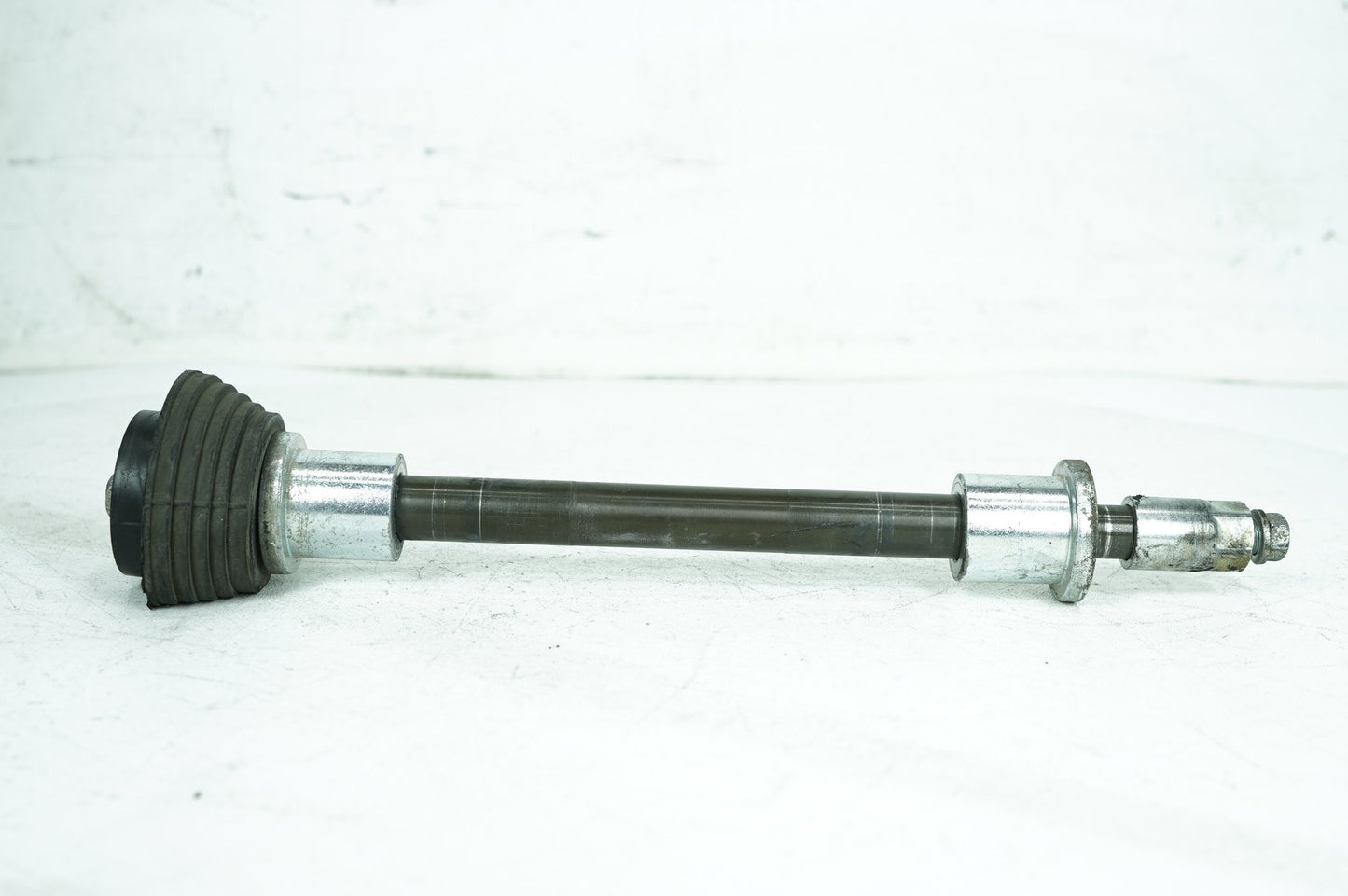 2008 - 2016 Harley-Davidson Touring Road Glide Ultra Rear Fork Swingarm Pivot Bolt Shaft 47540-11