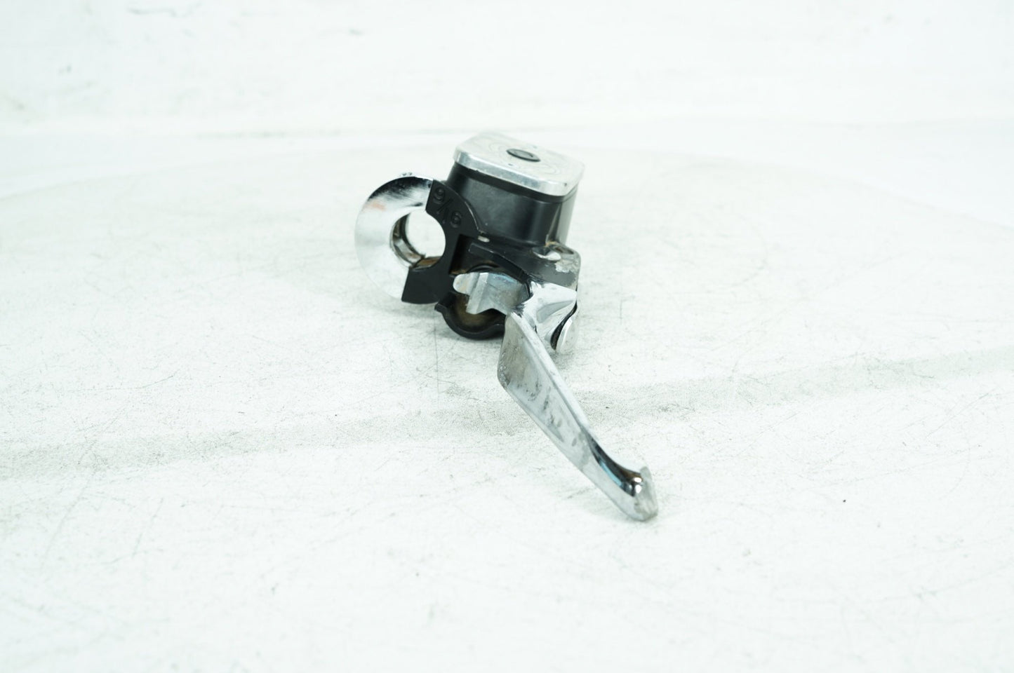 1999 - 2006 Harley-Davidson Dyna Low Rider Front Right Brake Lever Master Cylinder 45019-96D