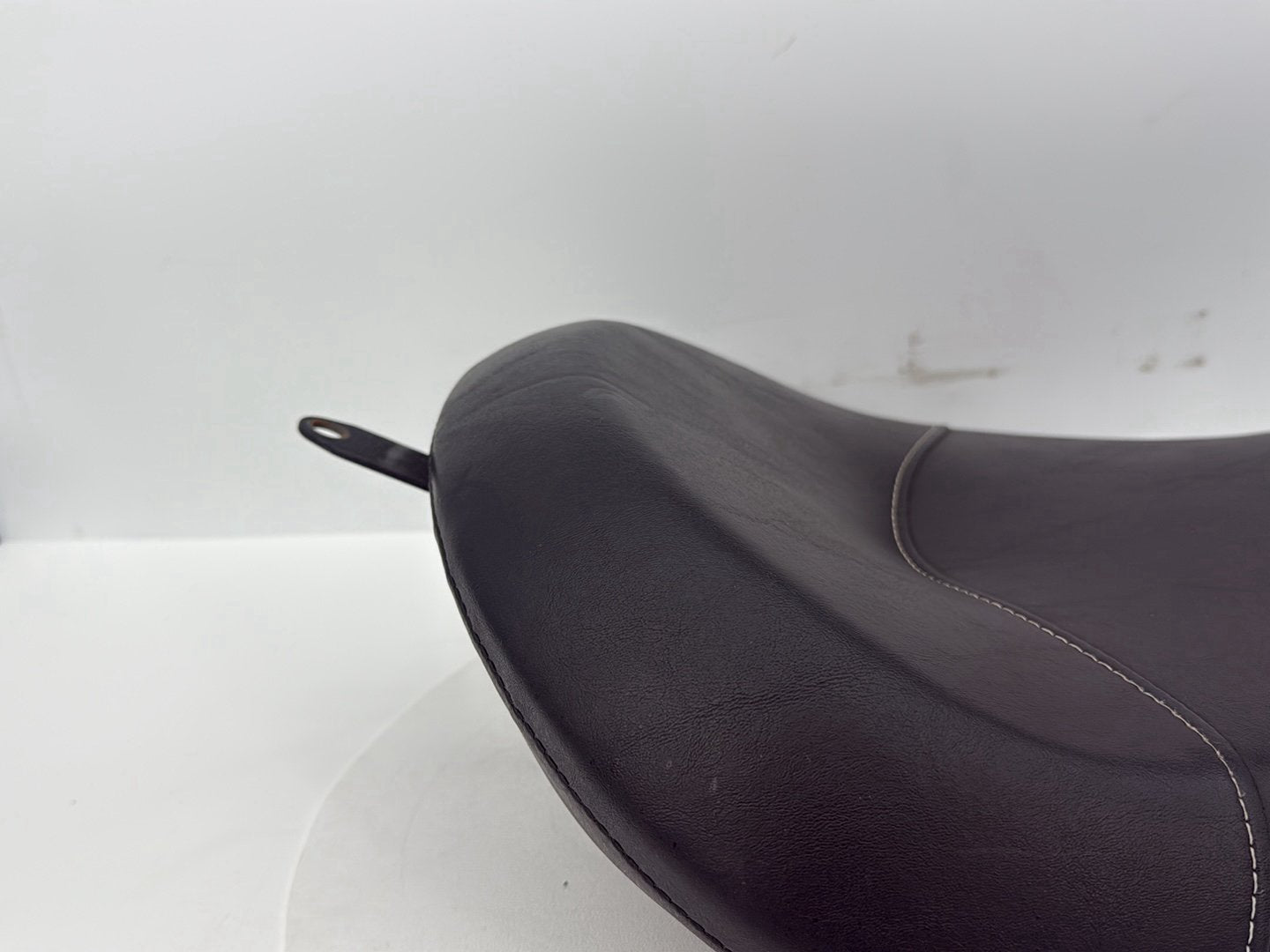 2007 - 2017 Harley-Davidson Dyna Wide Glide Rider Driver Solo Seat Pillion 51503-10