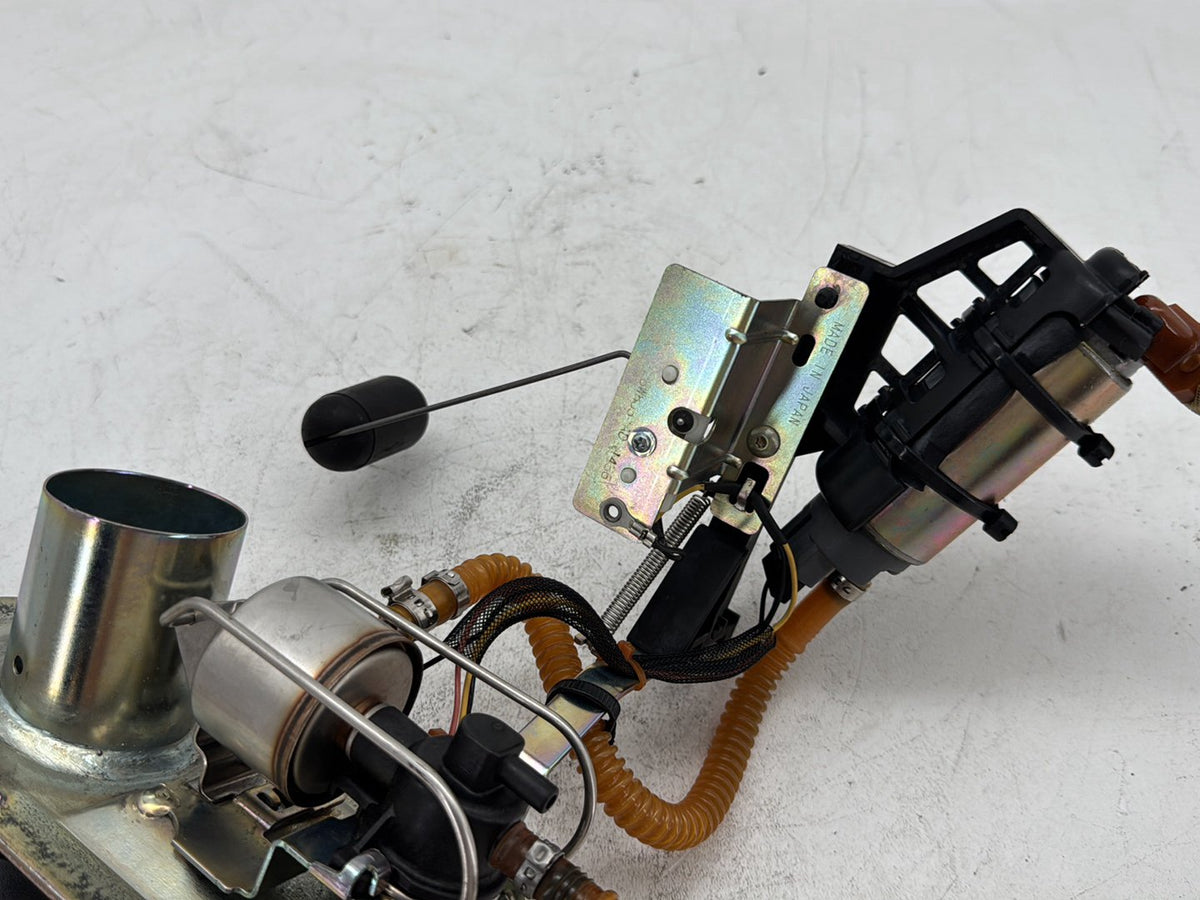 2006 Harley Street Glide Touring FLHXI OEM Fuel Pump Gas Gasoline Petrol Sending