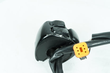 1999 - 2006 Harley-Davidson Softail Fat Boy Right Engine Start Kill Switches Controls  	71684-06A