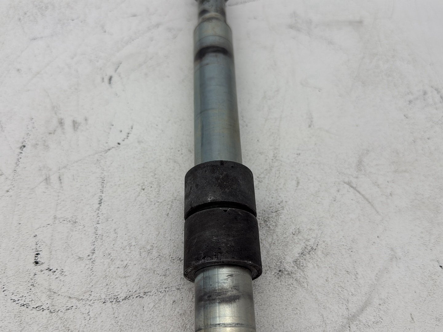 2003 Harley Electra Glide Touring Ultra FLHTCUI OEM Front Wheel Axle Bolt Shaft