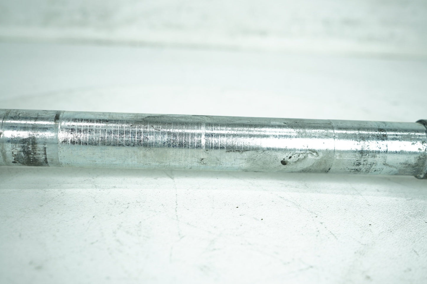 1999 - 2006 Harley-Davidson Touring Road King Front Wheel Axle Bolt Shaft 43364-00