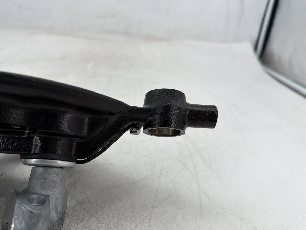 2013 Harley Electra Glide Touring FLHTCU OEM Front Fork Upper Triple Tree Clamps