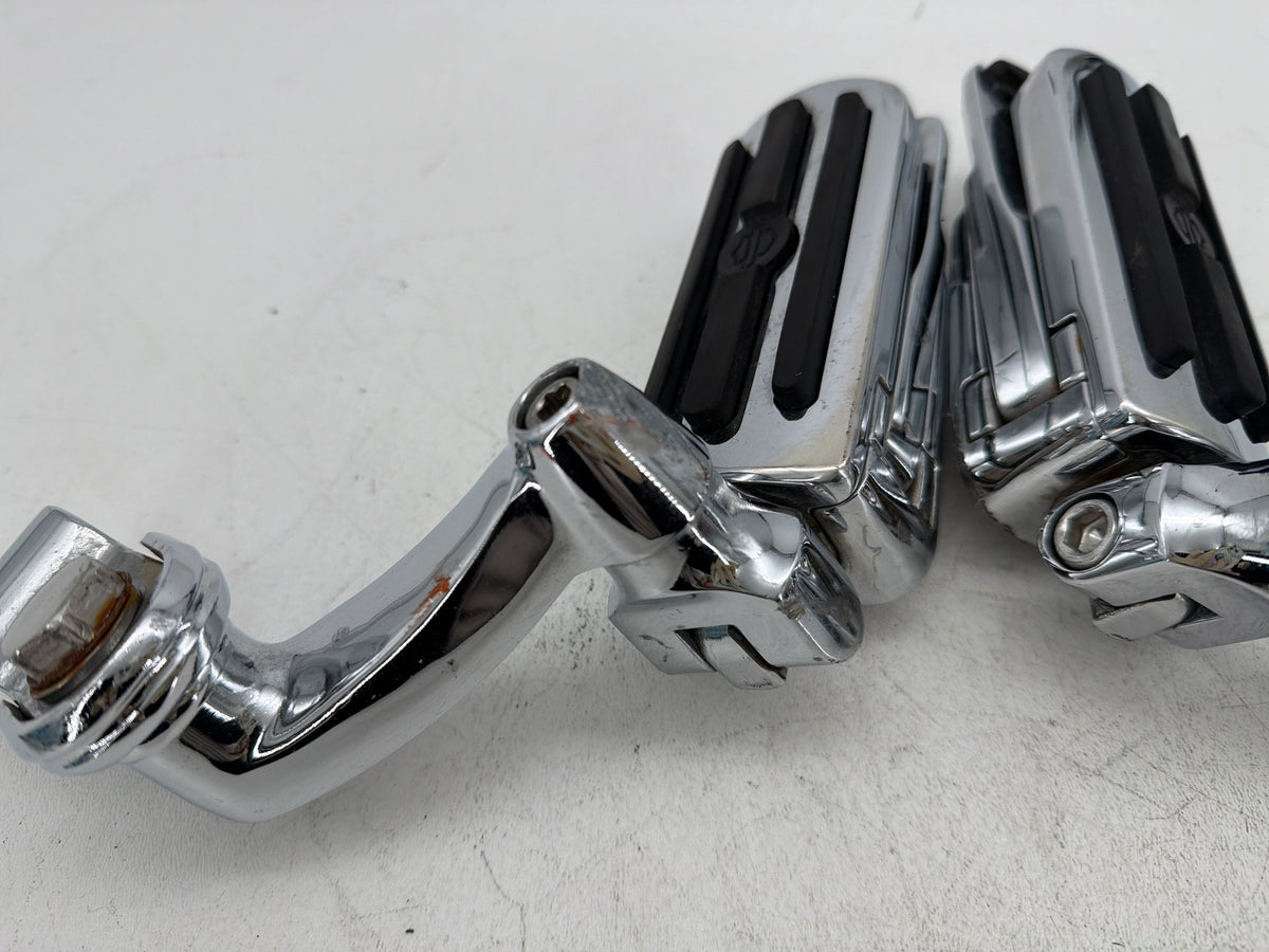 2011 Harley Road King Touring FLHR OEM Front Right Left Highway Foot Pegs