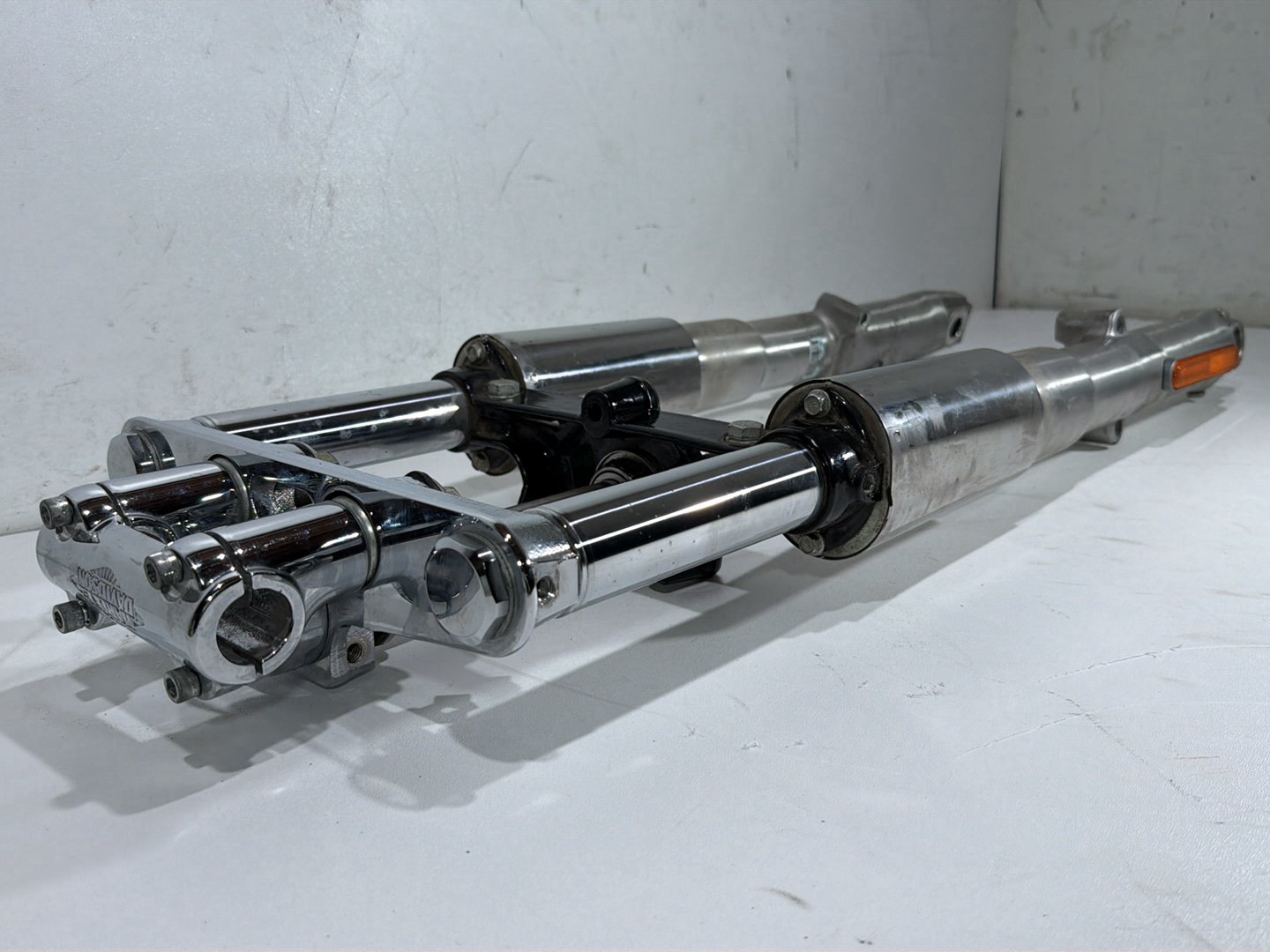 2011 Harley Heritage Softail Classic FLSTC OEM Front Triple Tree Set & LH RH Fork Legs Sliders