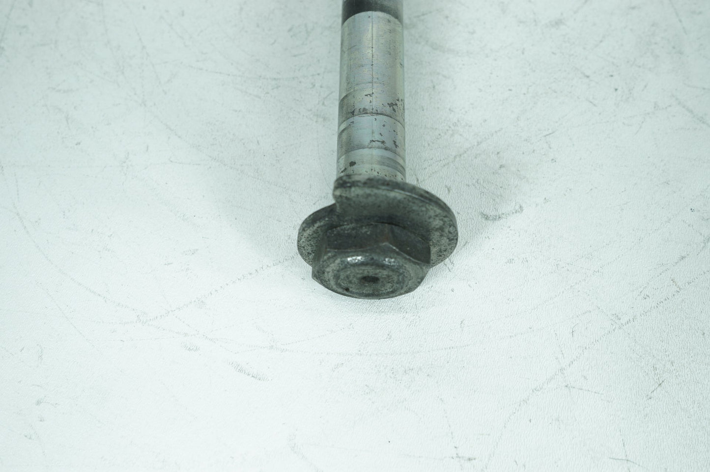 2007 - 2013 Harley-Davidson Touring Electra Glide Ultra Rear Wheel Axle Bolt Shaft 41056-09
