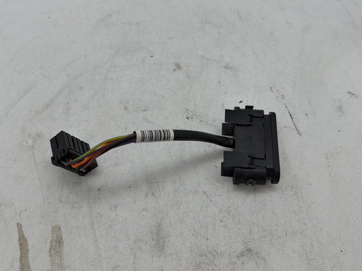 10 Harley Street Glide Touring FLHX OEM Dash Indicator Lamp Wire Plug 68789-96A