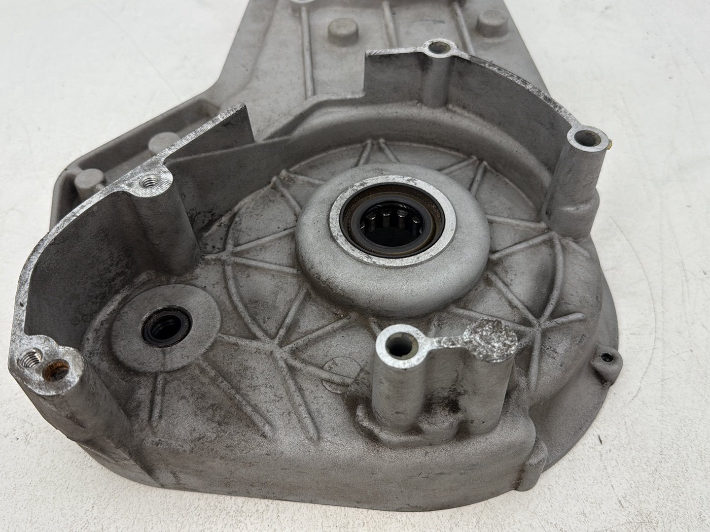 1999 - 2006 Harley-Davidson Touring Electra Glide Inner Primary Clutch Cover 60677-01B