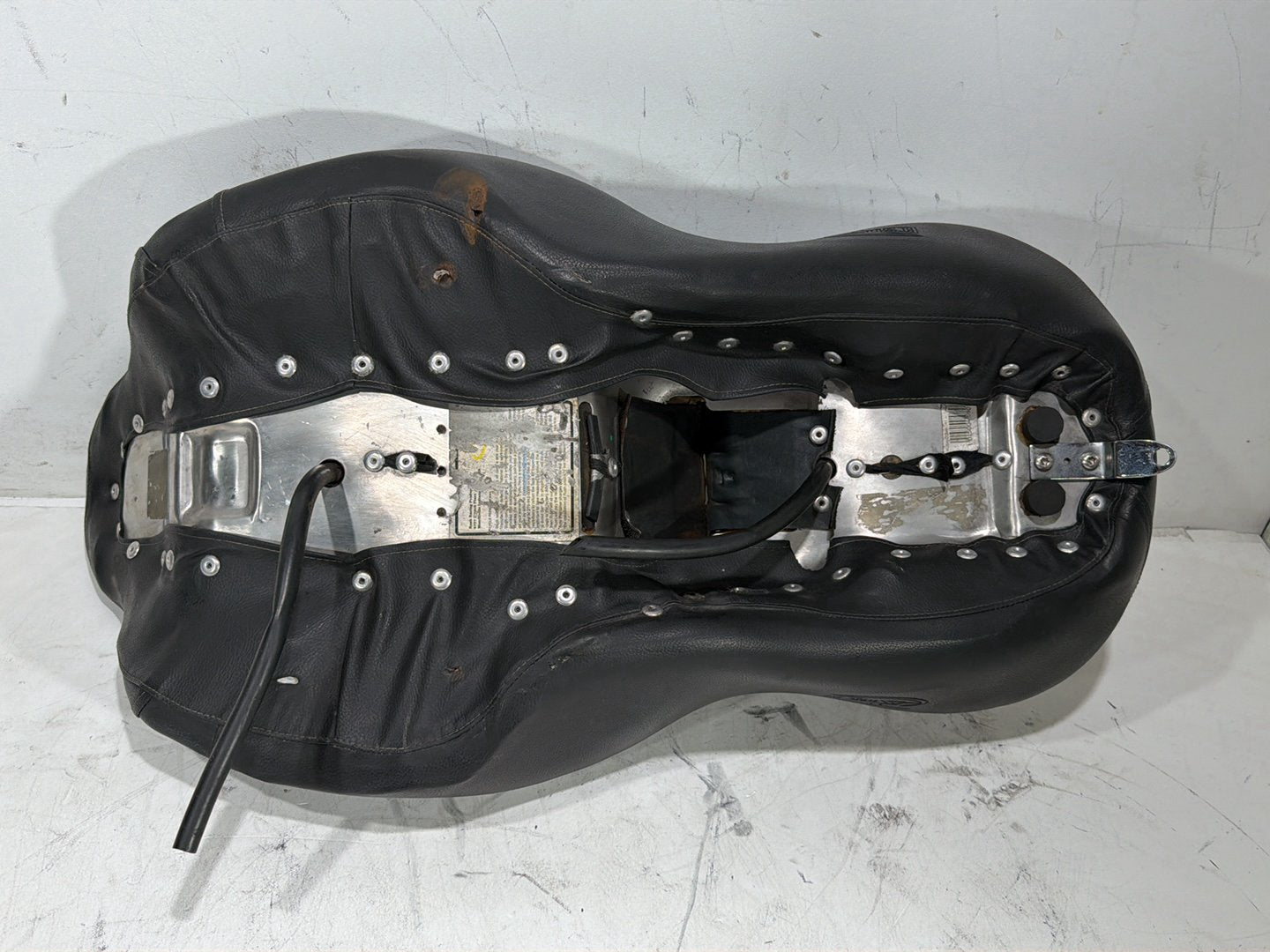 2014 Harley Electra Glide Touring Ultra OEM Passenger Rider Driver Seat Saddle
