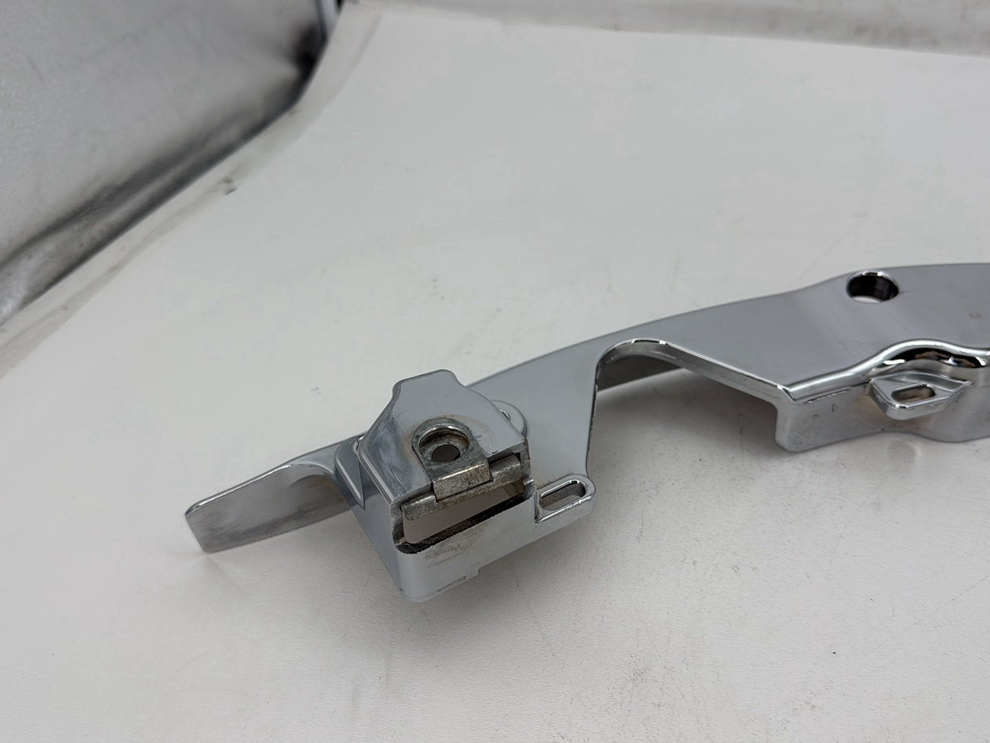 2014 Harley Electra Glide Touring CVO Screamin Eagle OEM Rear Left 1 Fender Strut Bracket