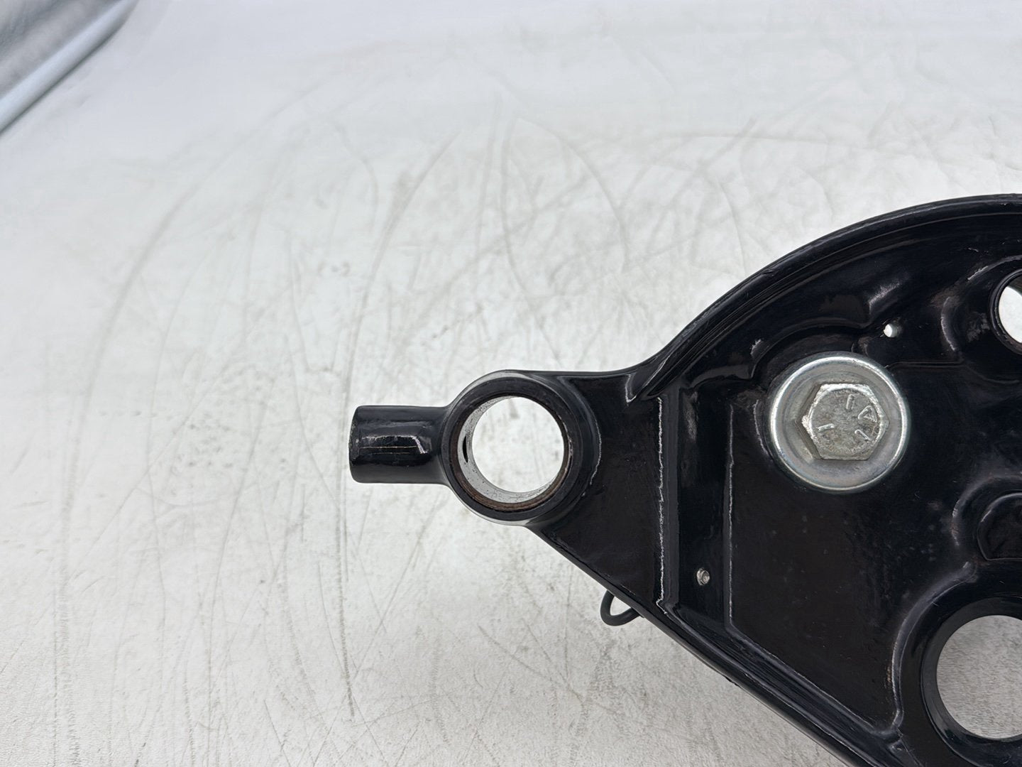 2004 Harley Road King Touring Custom FLHRSI OEM Front Fork Upper Triple Tree Bracket