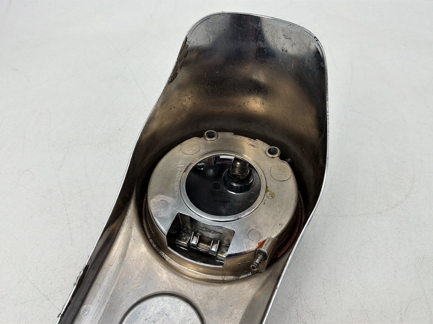 2007 - 2012 Harley-Davidson Touring Street Glide Fuel Gas Tank Dash Console NOKey