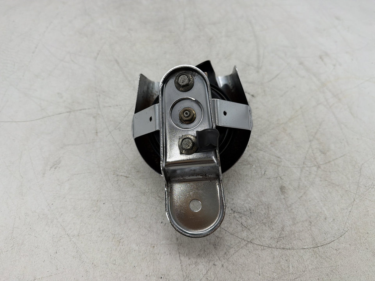 2004 Harley Heritage Softail Classic FLSTCI OEM Horn Signal Klaxon Chrome Cover