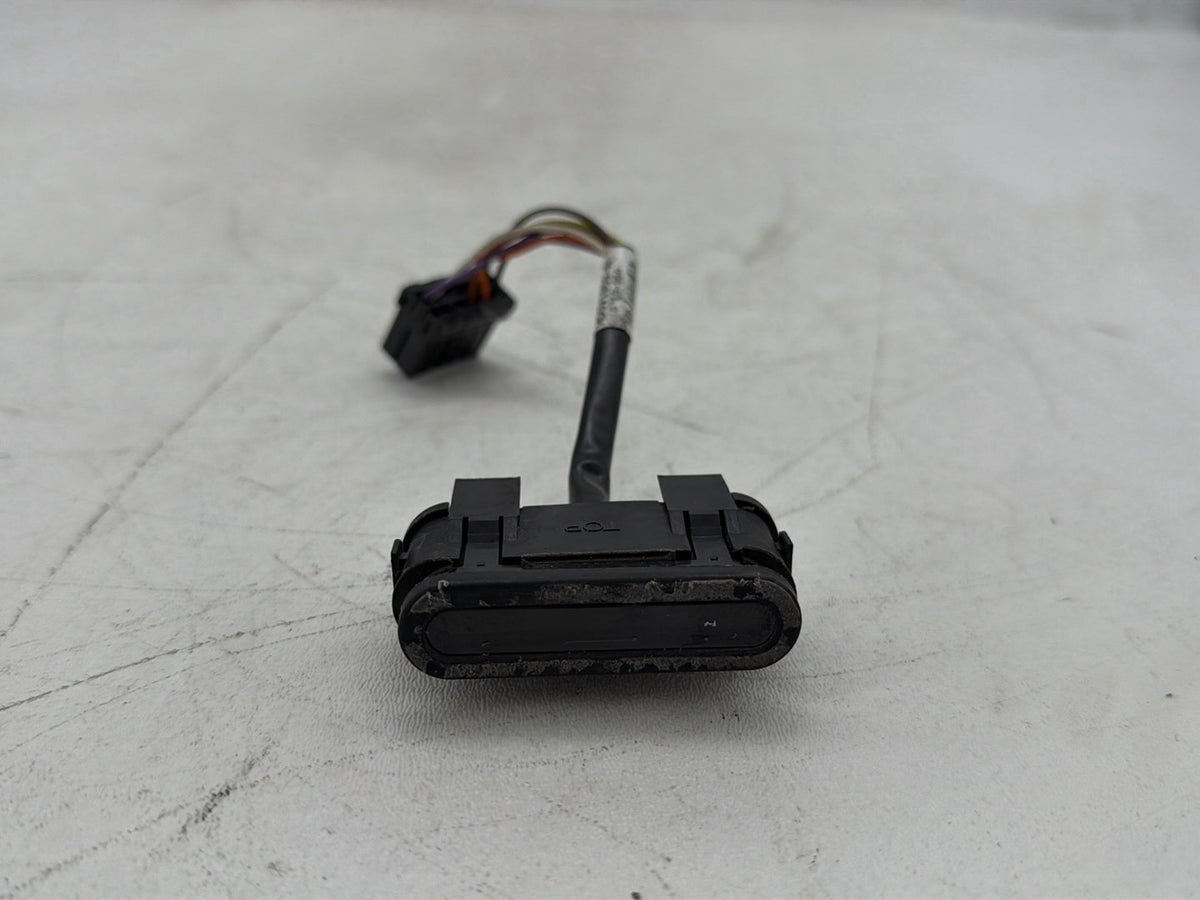 2007 Harley Electra Glide Touring Ultra OEM Indicator Lamp Wire Plug 68789-96A