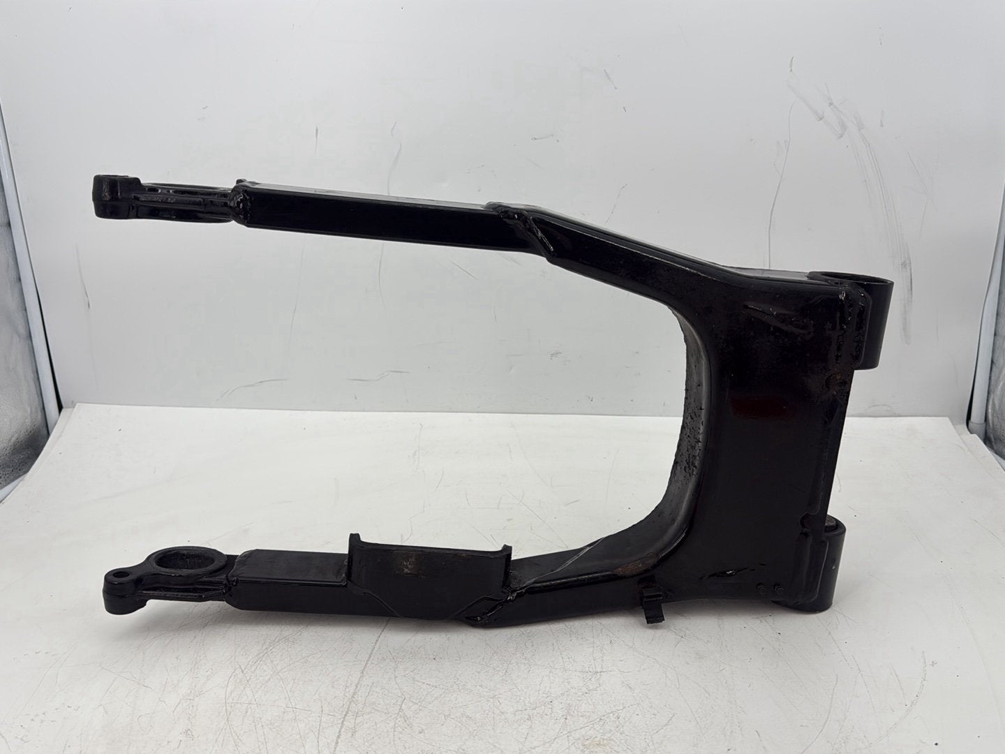2007 Harley Touring FLHTCU Electra Glide Ultra OEM Rear Fork Swingarm Swing Arm
