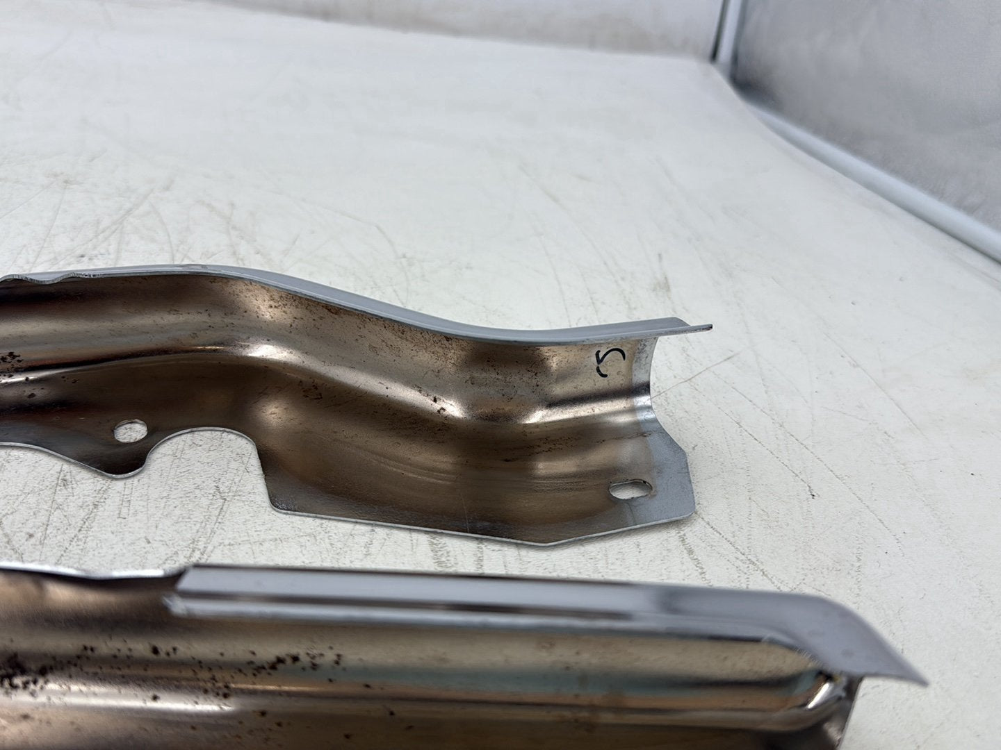 07 Harley Touring Electra Glide Ultra OEM Rear Left Right Fender Struts Bracket