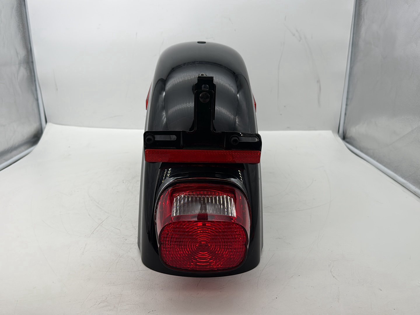 2006 Harley Sportster XL883C 883 Custom OEM Rear Wheel Fender Taillight Brake Lamp