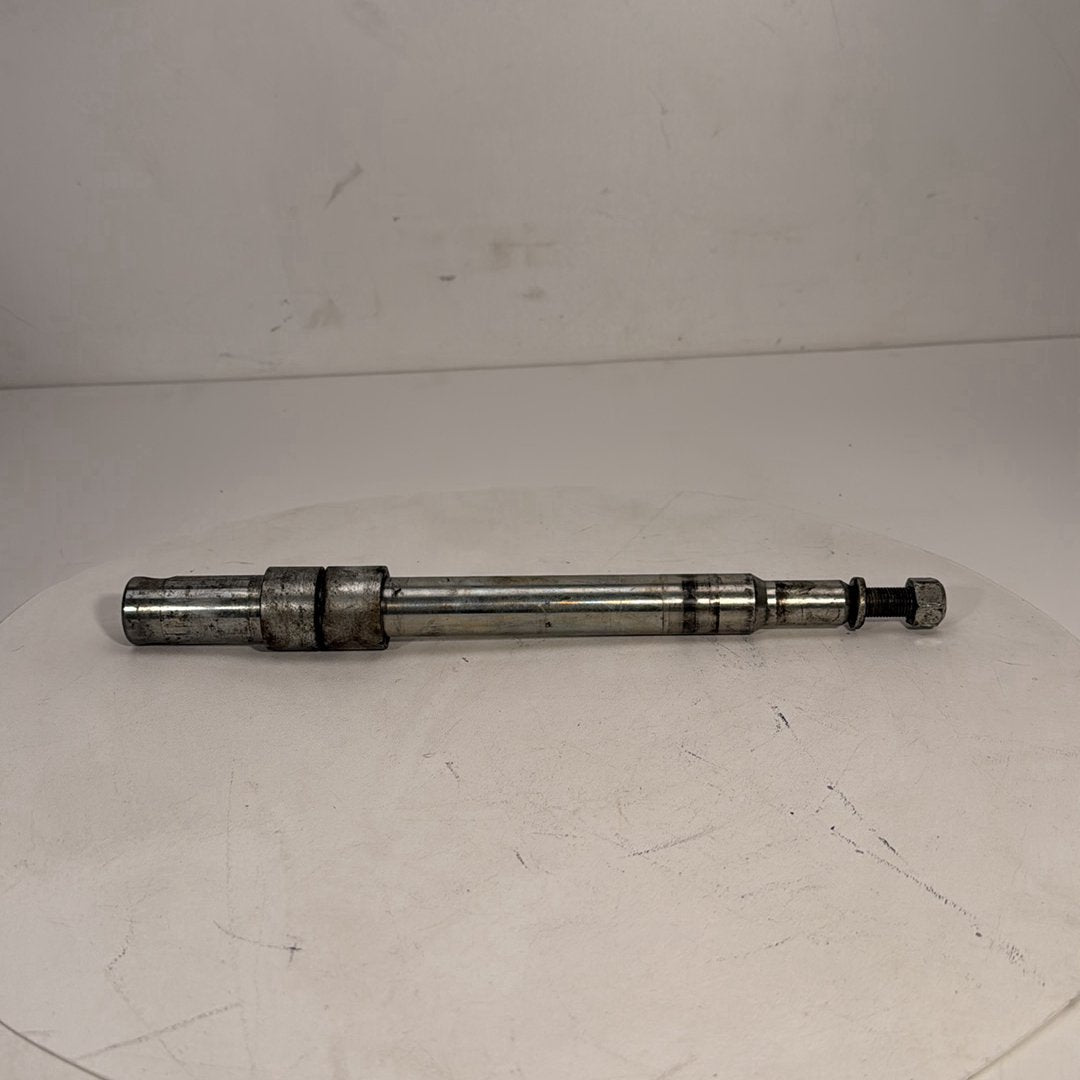 1999 - 2006 Harley-Davidson Touring Electra Glide Ultra Front Wheel Axle Bolt Shaft 43364-00