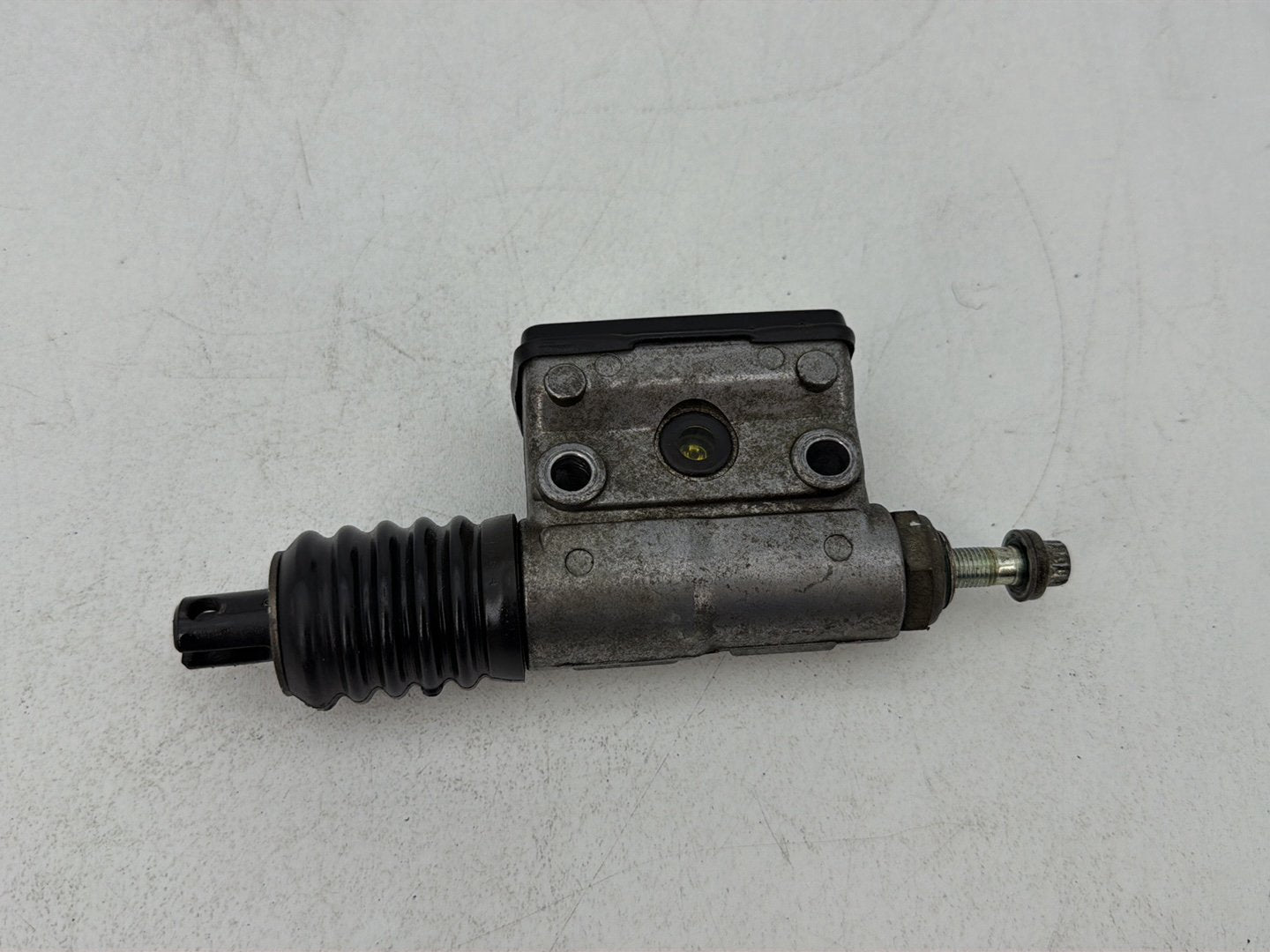 1986 - 1998 Harley-Davidson Softail Heritage Classic Rear Brake Master Cylinder Reservoir  	42468-87E