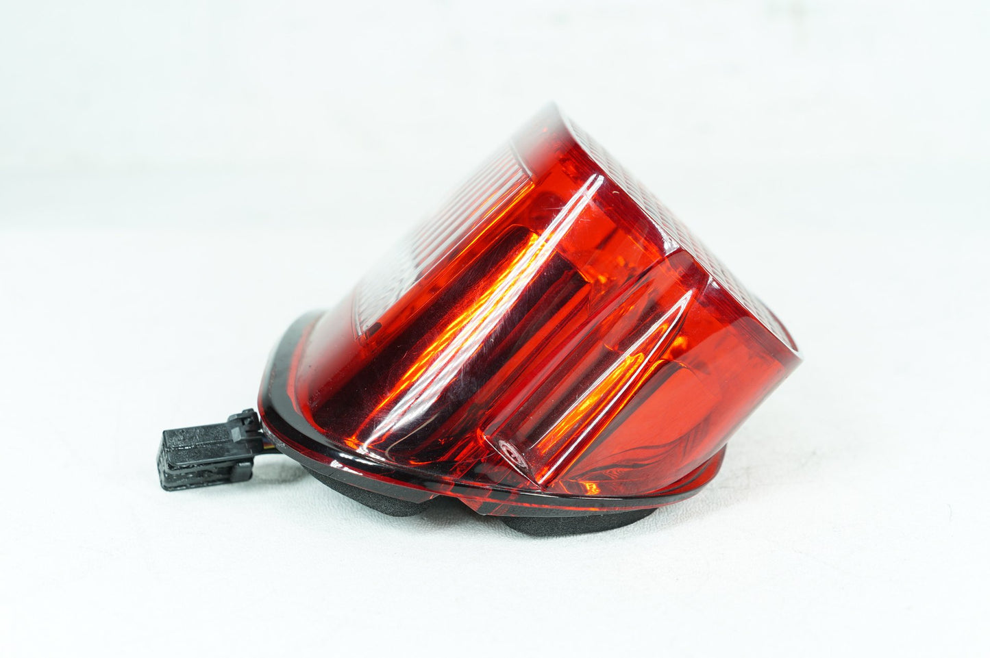 Harley-Davidson Misc  Rear Brake Taillight Tail Lamp 68066-99A