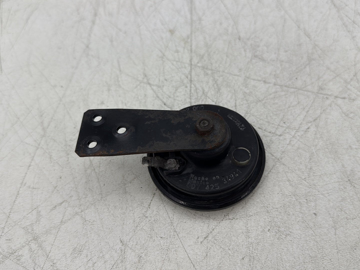 2004 Harley Sportster XL883C 883 Custom OEM Signal Horn Klaxon Beep