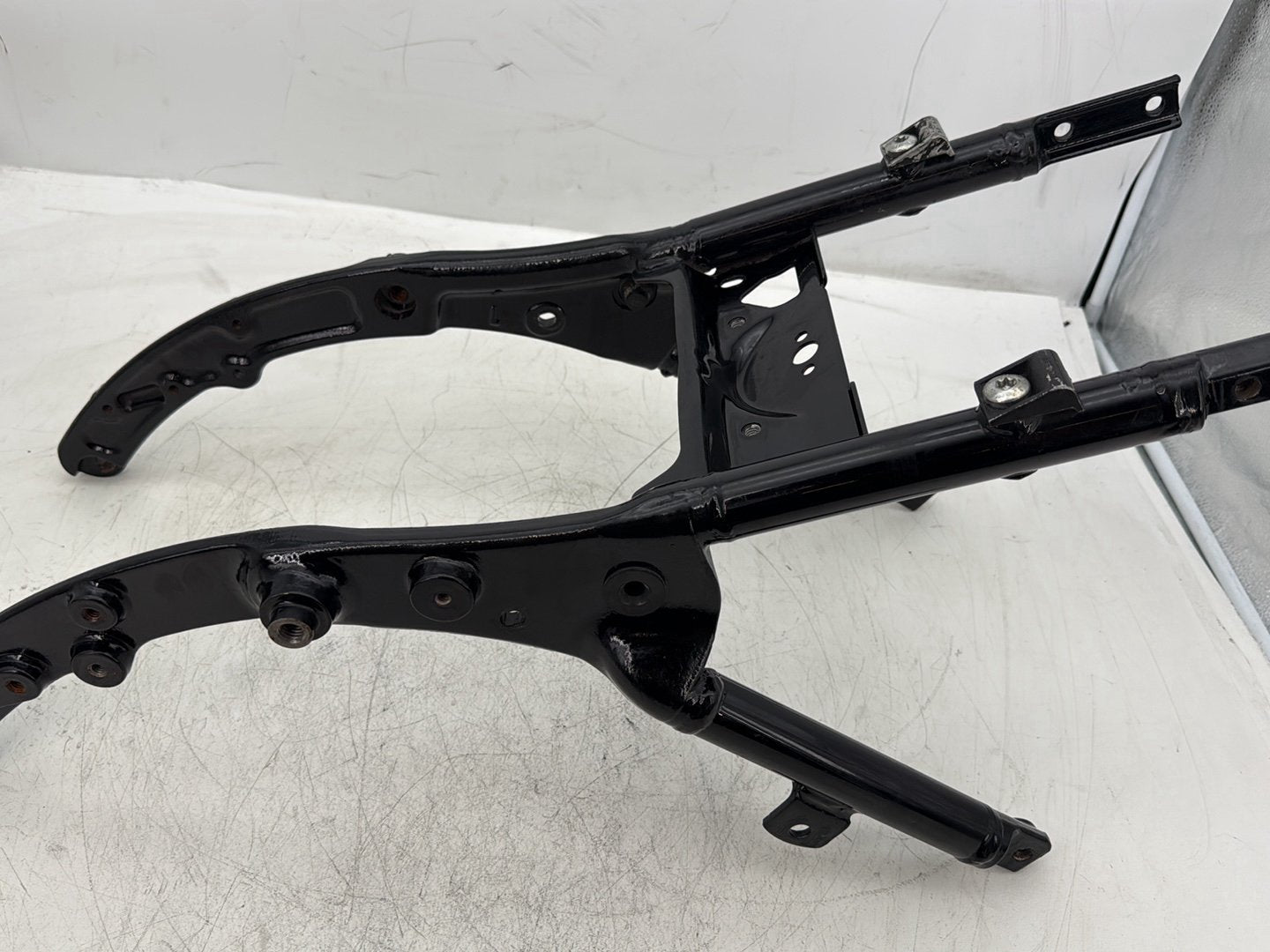 2012 Harley Road Glide Touring FLTRX Custom OEM Rear Back Sub Frame Rail Bar 48079-09BHP
