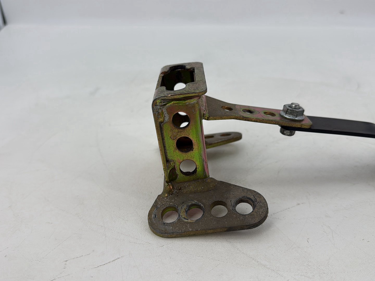 2007 - 2011 Harley-Davidson Touring Electra Glide Ultra Front Driver Rider Backrest Bracket Mount 52589-09A