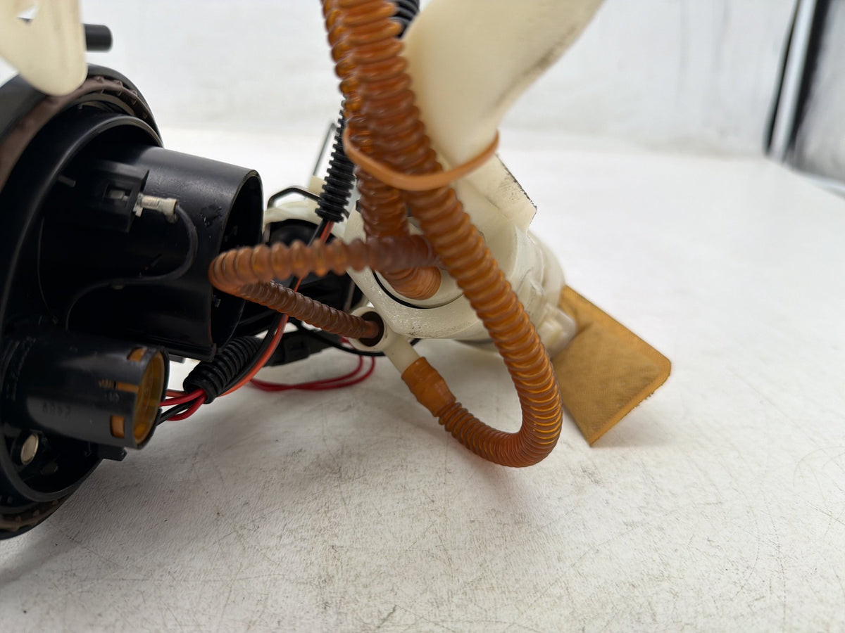 2010 Harley Street Glide Touring FLHX OEM Fuel Pump Gas Gasoline Petrol Sending