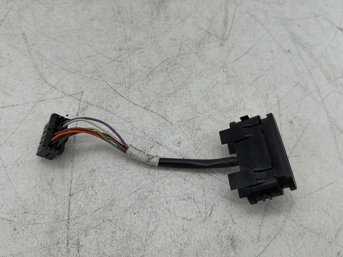 2010 Harley Electra Glide Touring Ultra OEM Dash Indicator Lamp Wire Plug 68789-96A
