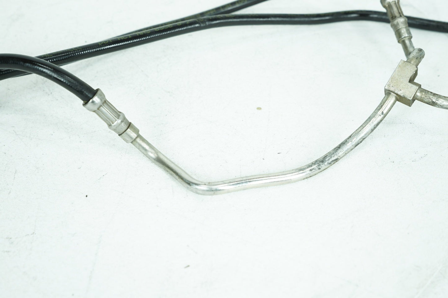 2016 - 2025 Harley-Davidson Touring Street Glide Front Brake Hose Line Pipe NON-abs 41800174