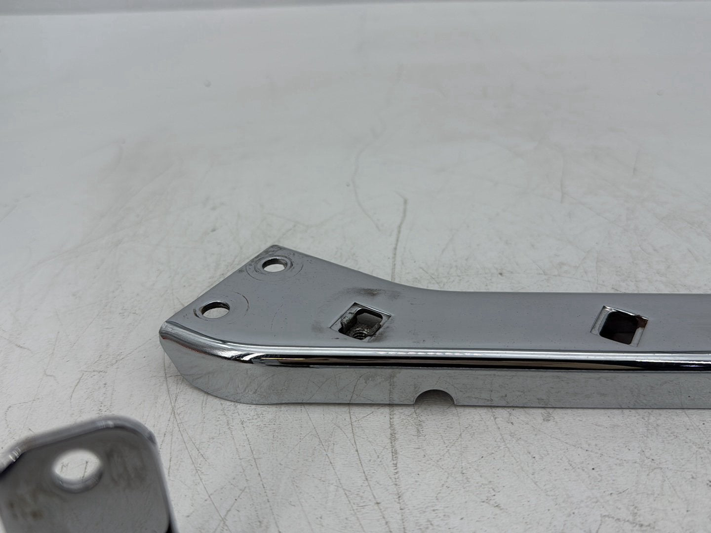2007 Harley Touring FLHTCU Electra Glide Ultra OEM Left Right Saddlebag Fender Struts Brackets