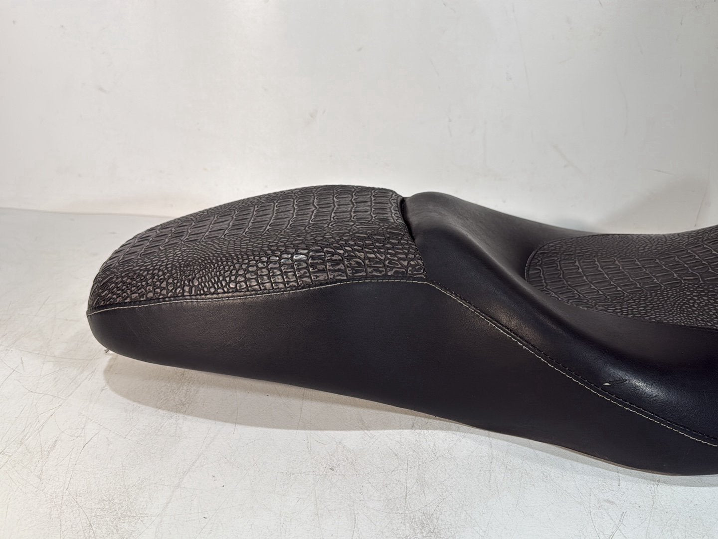 2007 - 2012 Harley-Davidson Touring Street Glide Passenger Rider Driver Seat Saddle