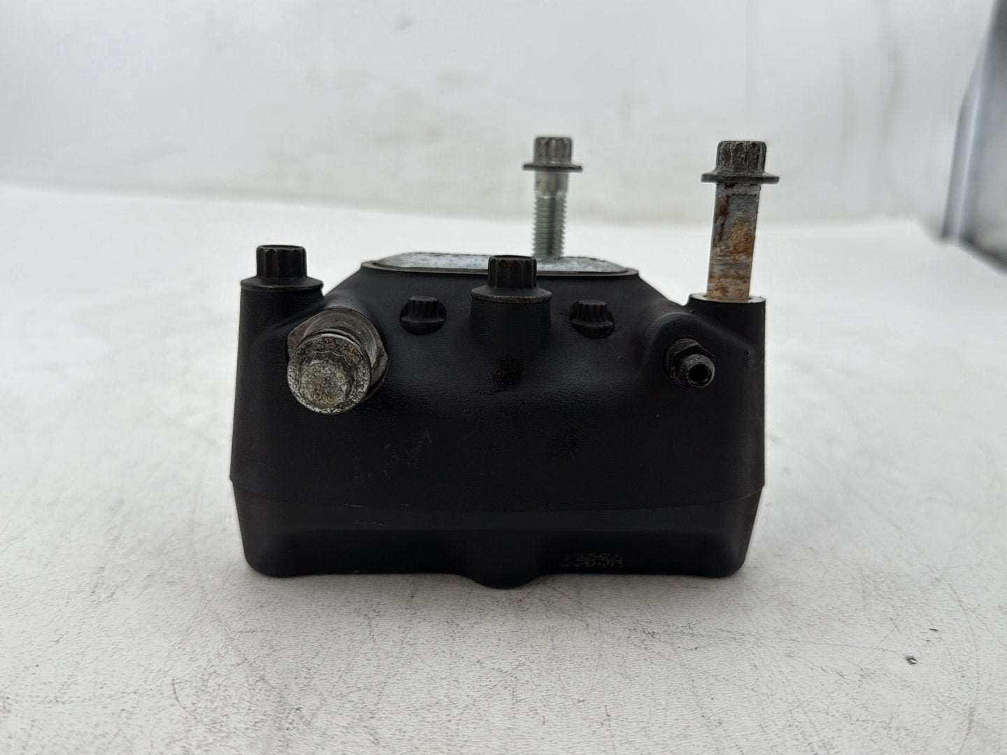 2006 Harley Dyna FXDWGI Wide Glide OEM Front Left 1 Brake Caliper