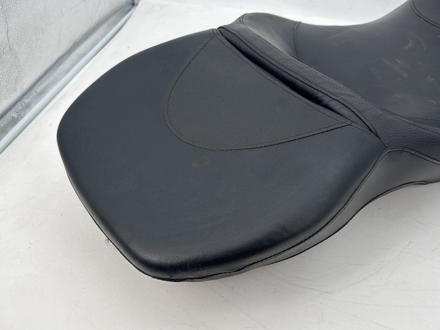 2008 - 2016 Harley-Davidson Touring Electra Glide Ultra Passenger Rider Driver Seat Saddle 52000033