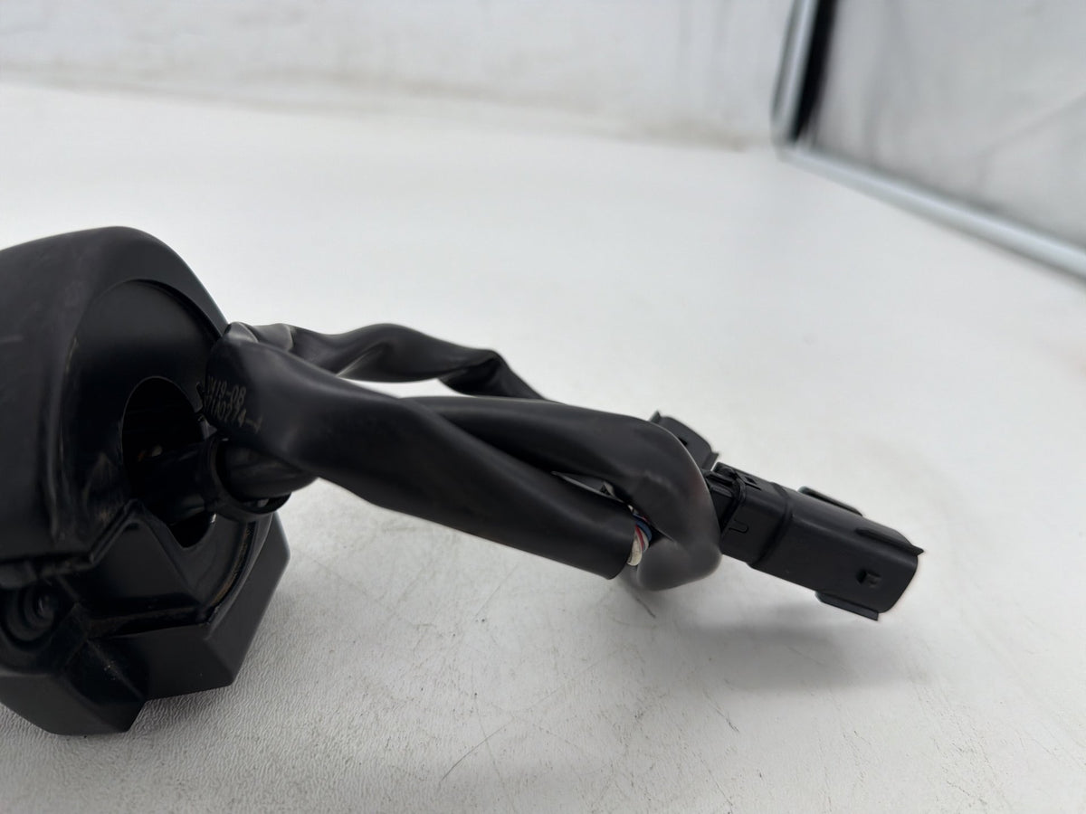 2011 Harley Road King Touring FLHR OEM Right Engine Start Kill Switches Controls
