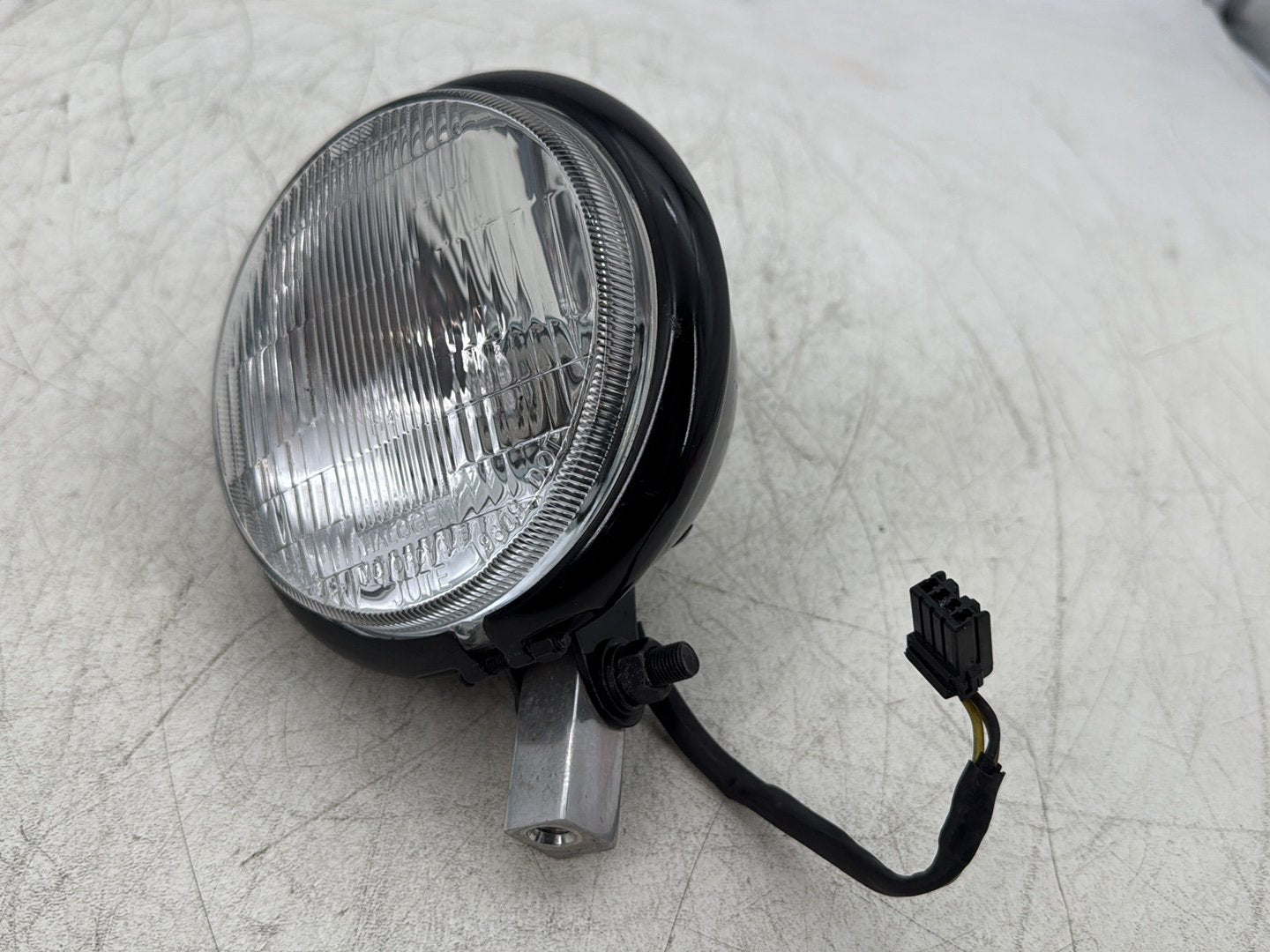 2007 Harley Dyna Street Bob FXDBI OEM Headlight Headlamp Head Light Halogen