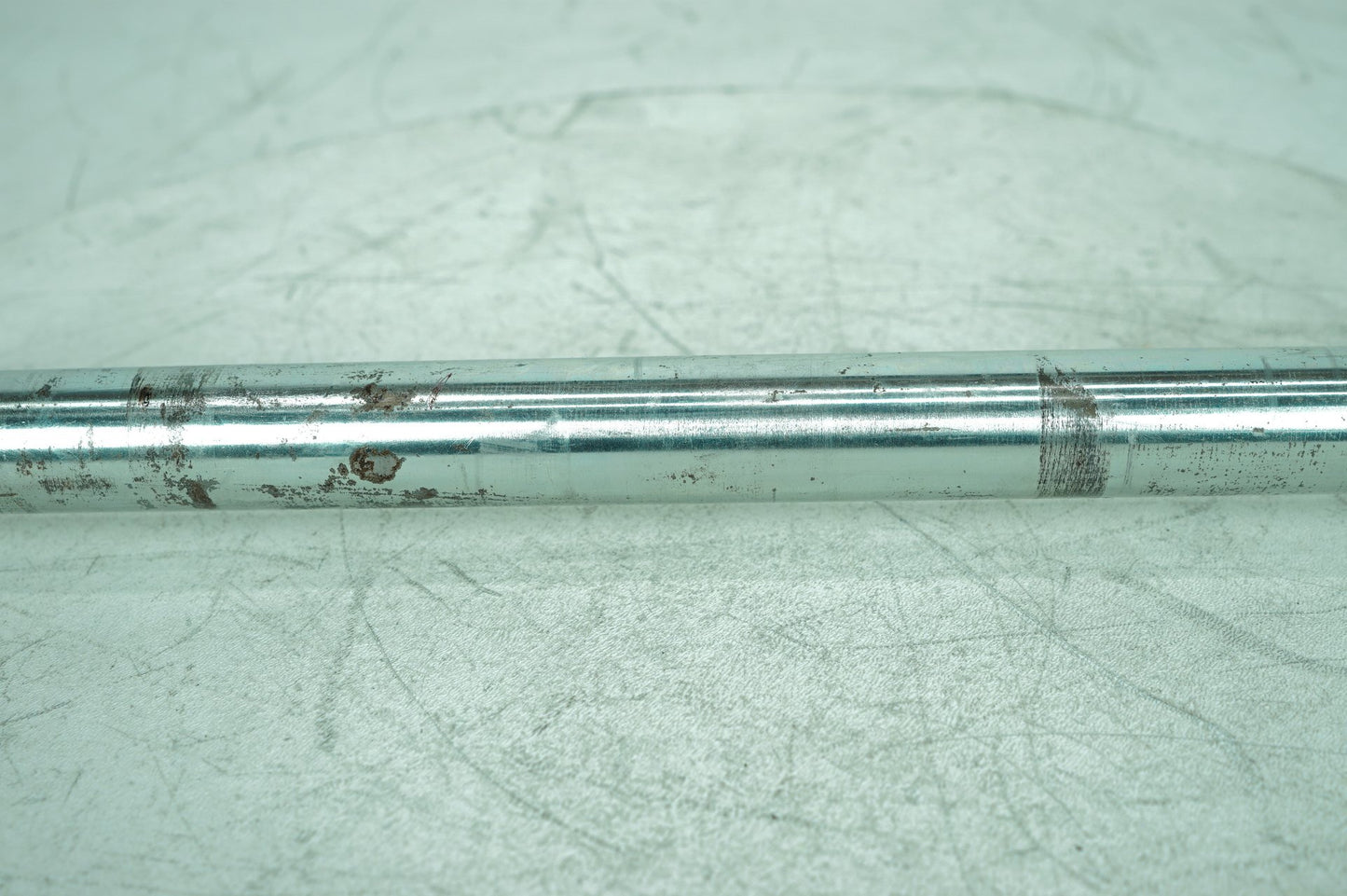 2007 - 2016 Harley-Davidson Touring CVO Street Glide Screamin Rear Wheel Axle Bolt Shaft 41056-09