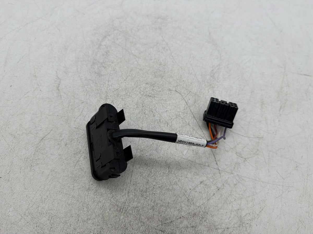 13 Harley Street Glide Touring FLHX OEM Dash Indicator Lamp Wire Plug 68789-96A